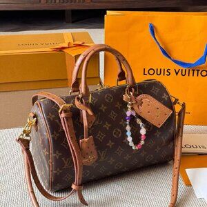 Classic Louis Vuitton Bag: A Stylish and Versatile Choice for Elegance